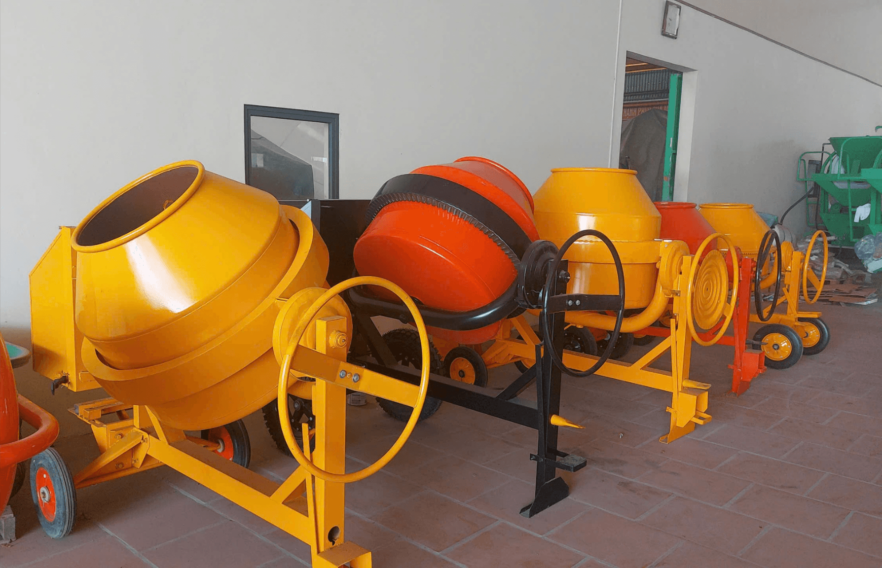 Understanding Engine Options for Construction Machinery