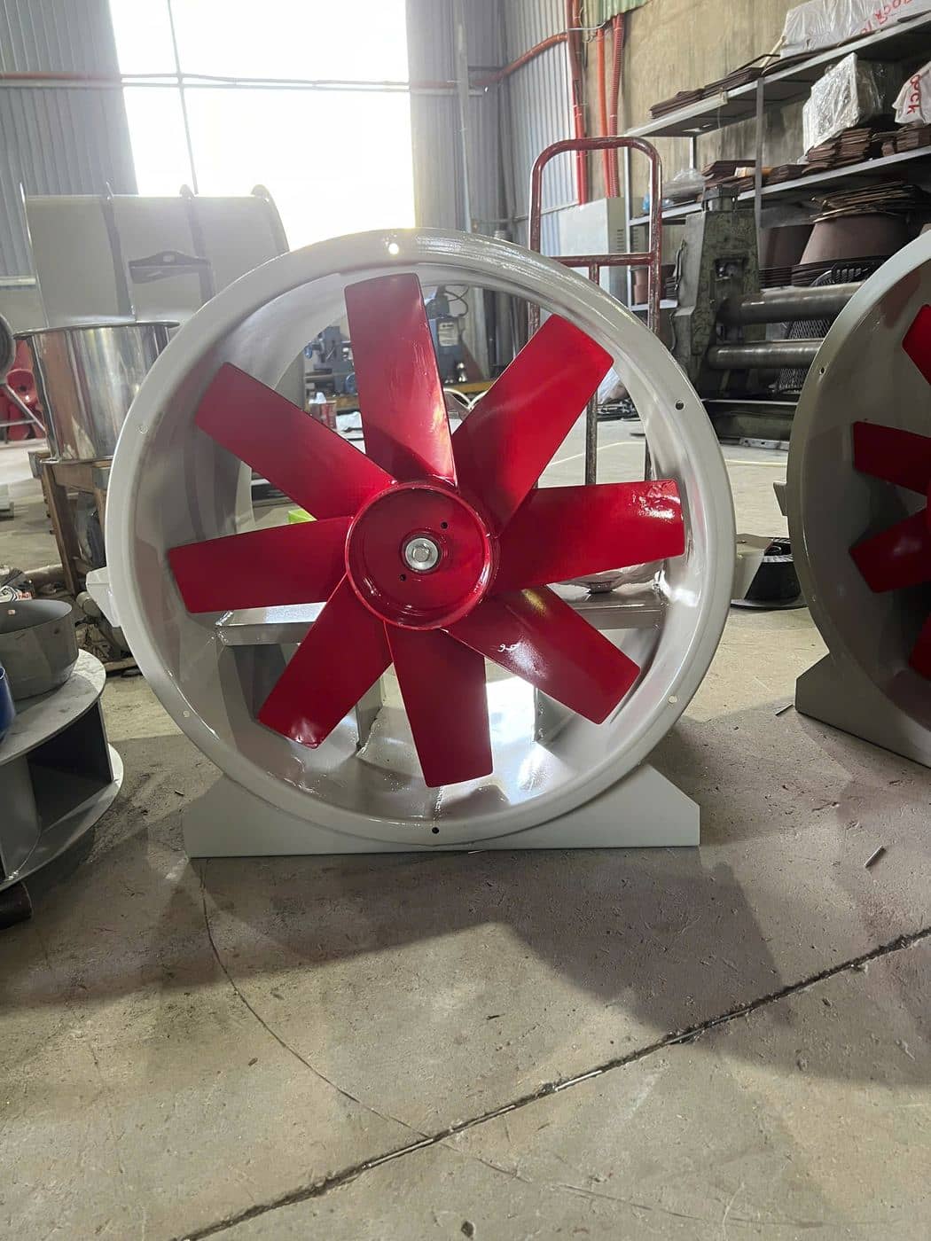 Ventilador industrial: acero SS400 vs. inoxidable SUS 304